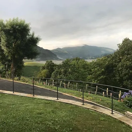 Holiday home Grande Avec Magnifique Vue Sur Les Montagnes Bidarray
